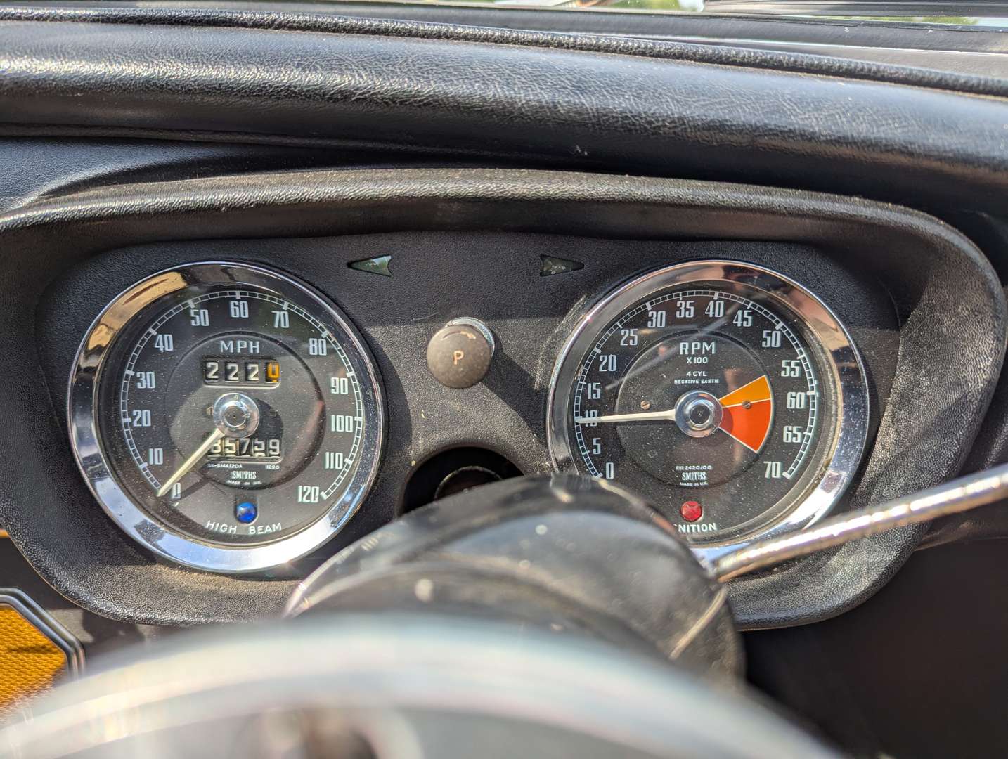 <p>1969 MG B ROADSTER</p>