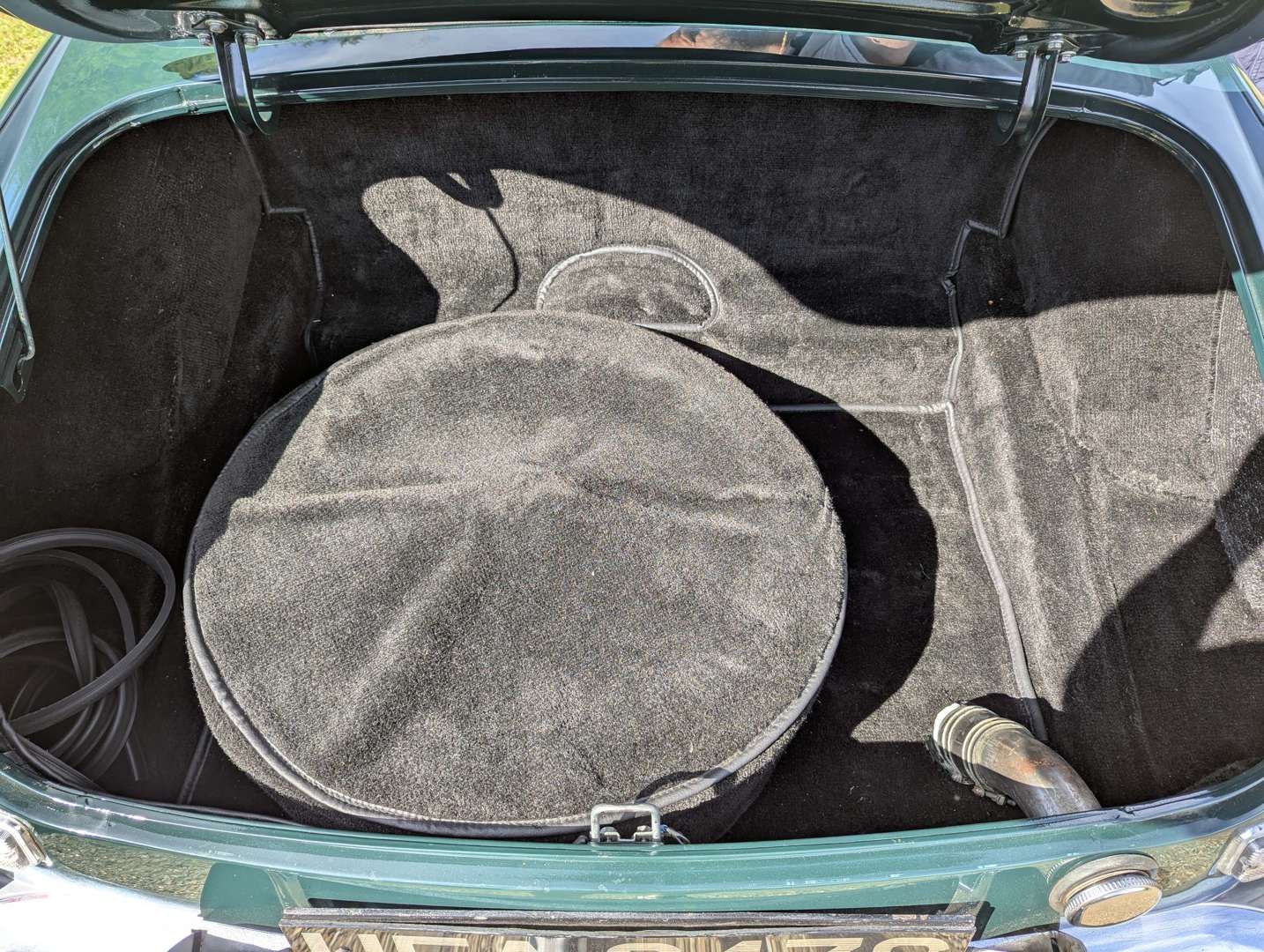 <p>1969 MG B ROADSTER</p>