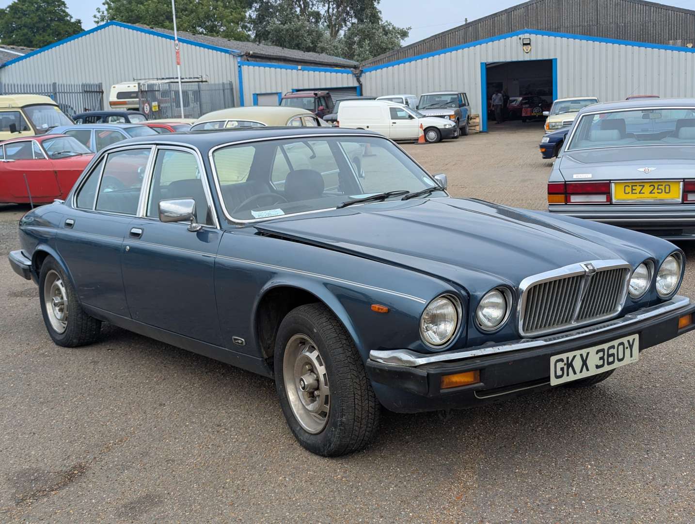 <p>1982 JAGUAR XJ6 4.2 MANUAL SIII</p>