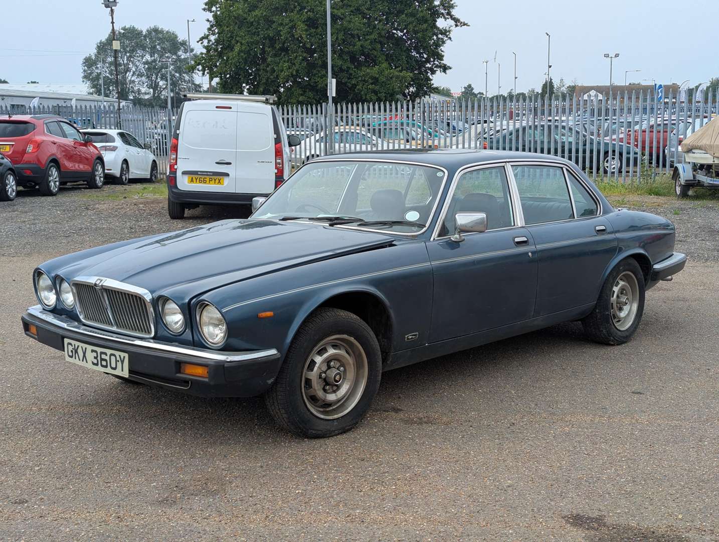 <p>1982 JAGUAR XJ6 4.2 MANUAL SIII</p>