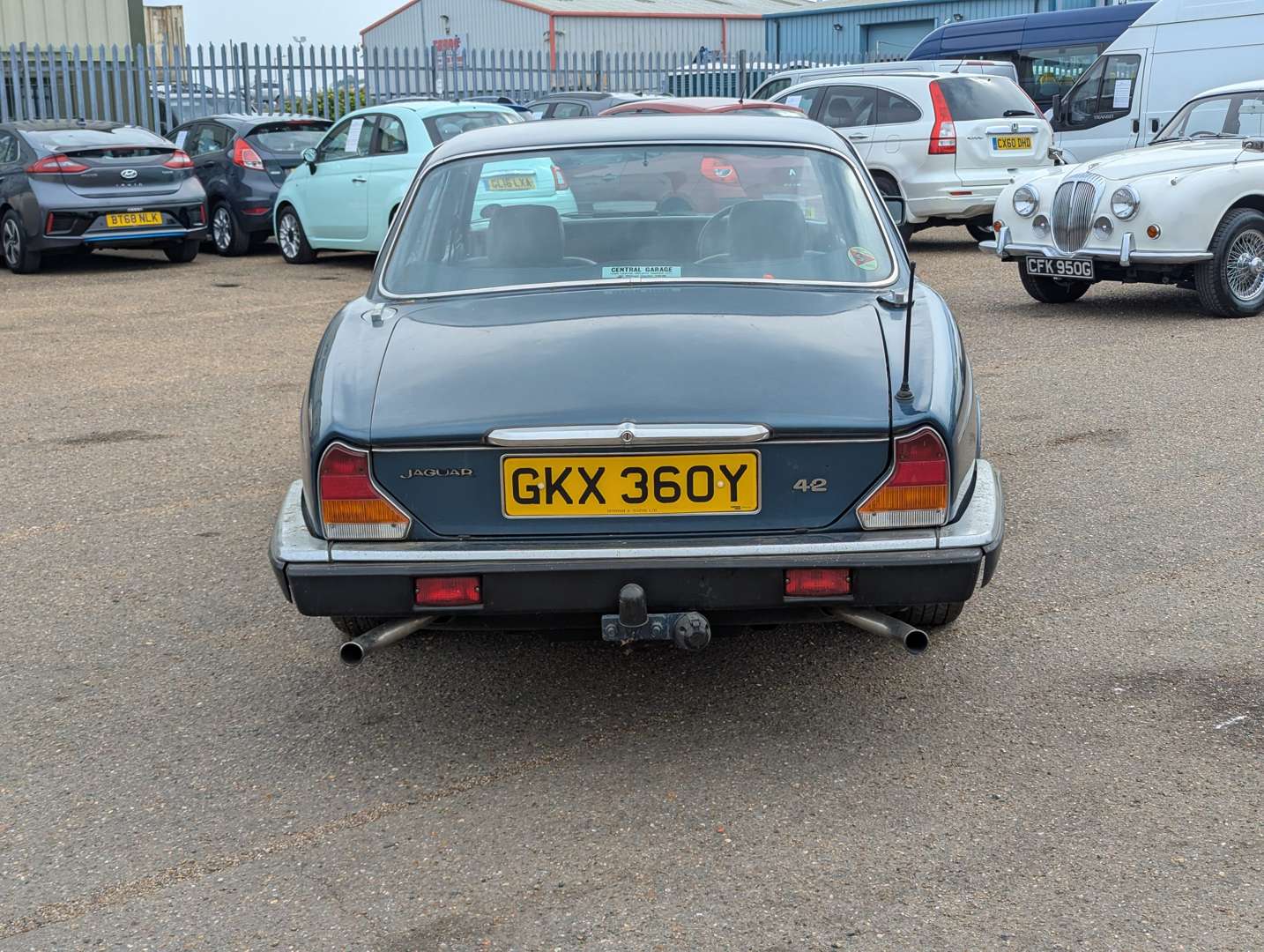 <p>1982 JAGUAR XJ6 4.2 MANUAL SIII</p>