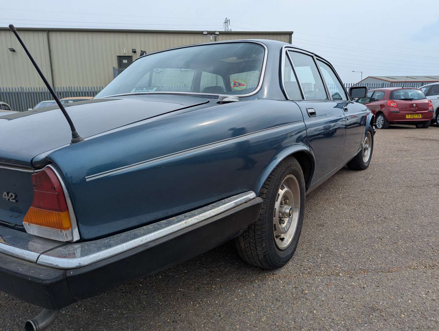 <p>1982 JAGUAR XJ6 4.2 MANUAL SIII</p>