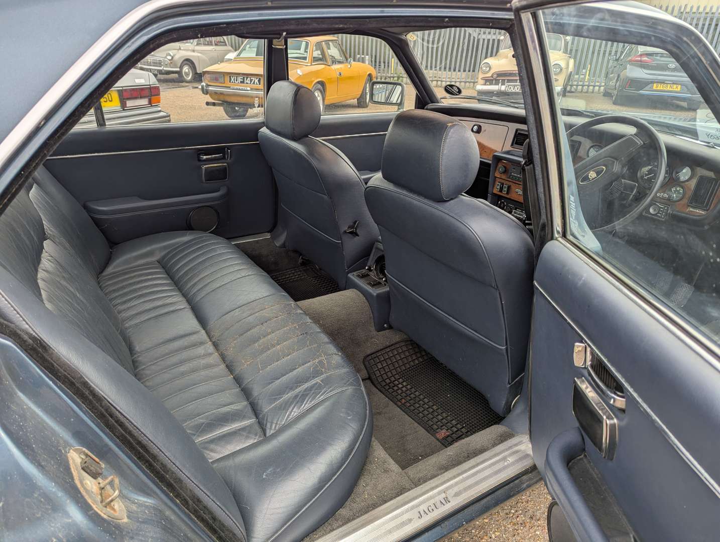 <p>1982 JAGUAR XJ6 4.2 MANUAL SIII</p>