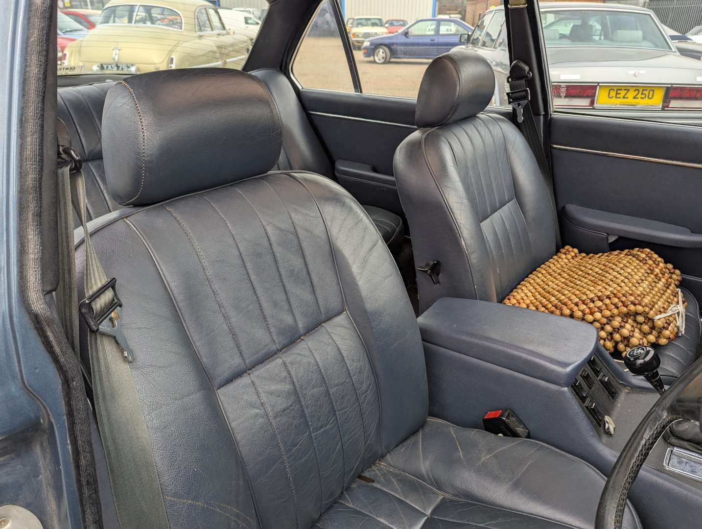 <p>1982 JAGUAR XJ6 4.2 MANUAL SIII</p>