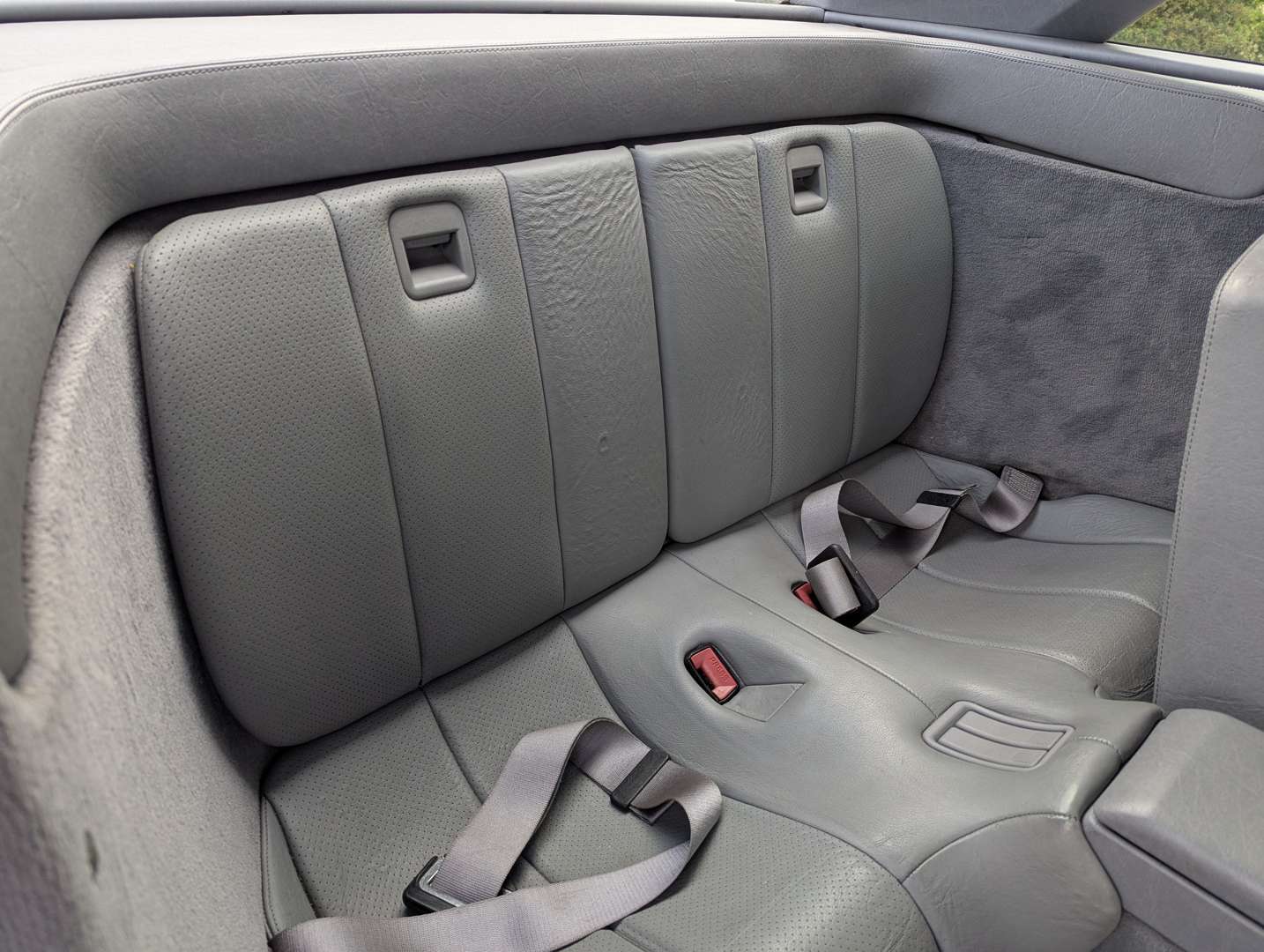 <p>1992 MERCEDES 300SL AUTO</p>