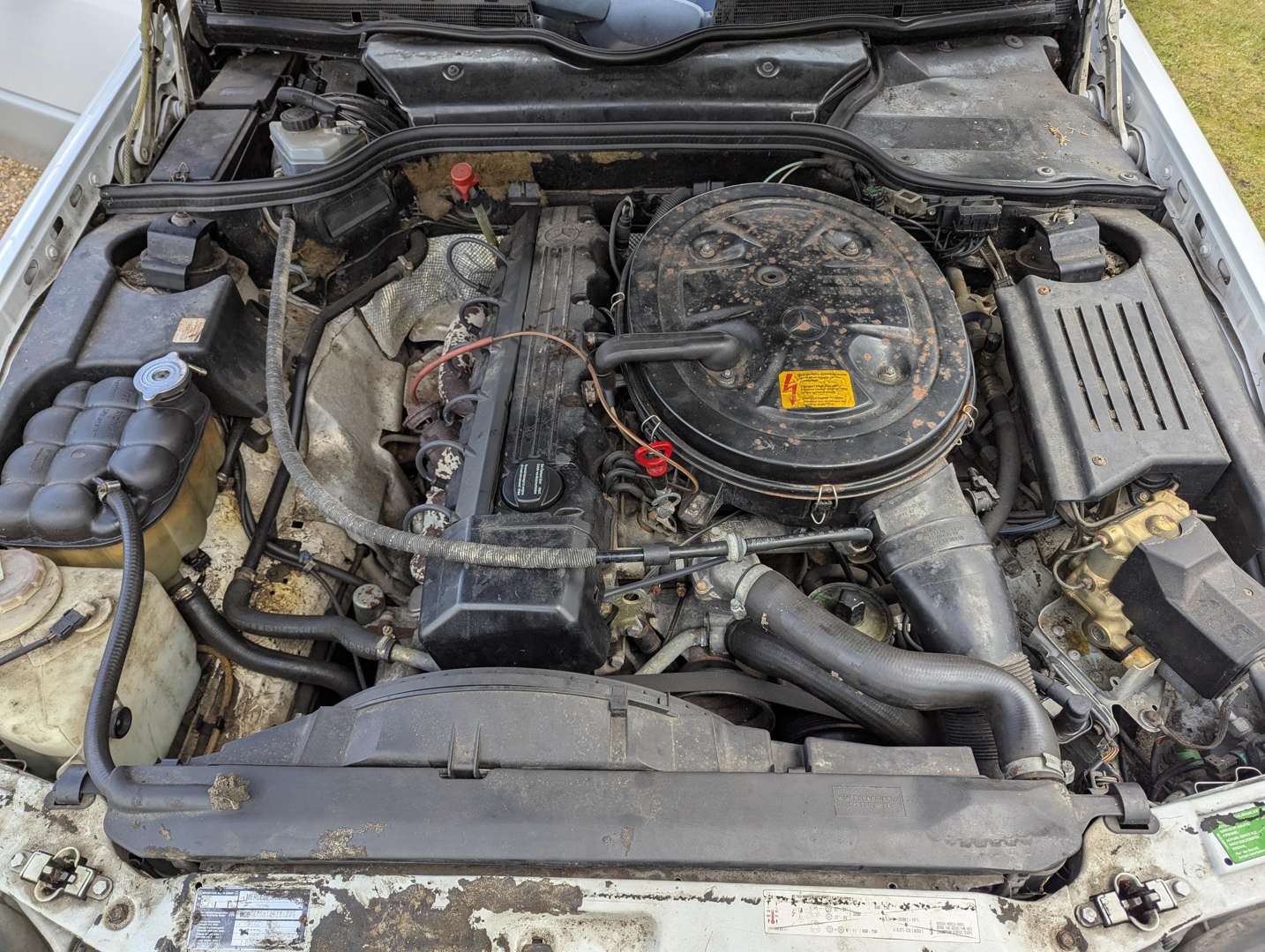 <p>1992 MERCEDES 300SL AUTO</p>