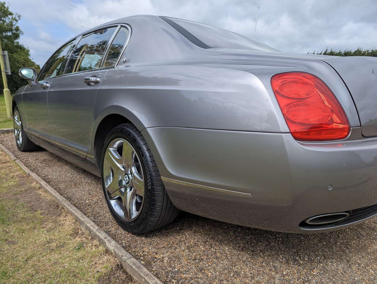 <p>2006 BENTLEY CONTINENTAL FLYING SPUR AUTO</p>