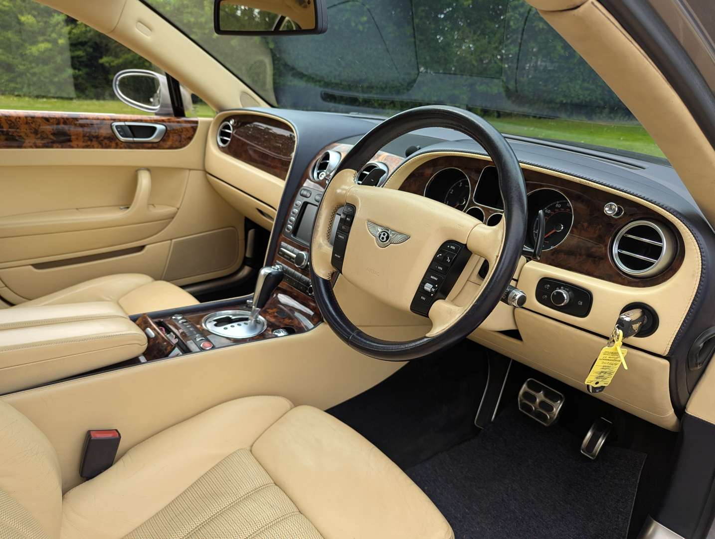 <p>2006 BENTLEY CONTINENTAL FLYING SPUR AUTO</p>