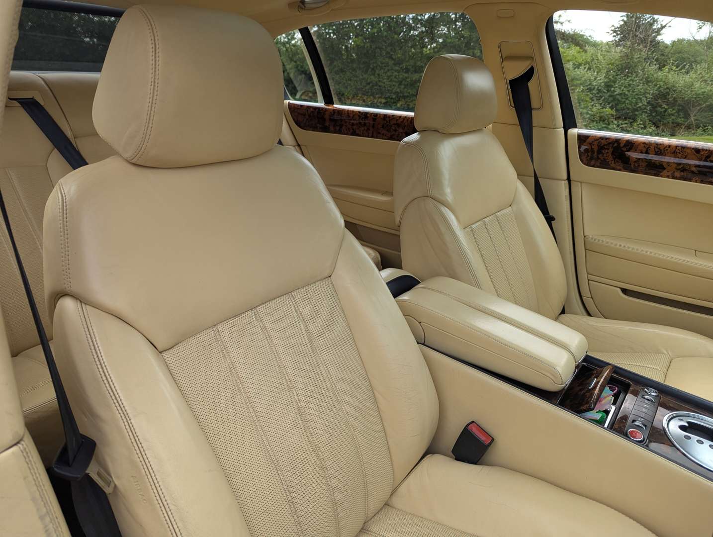 <p>2006 BENTLEY CONTINENTAL FLYING SPUR AUTO</p>