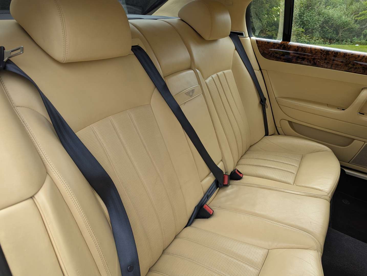 <p>2006 BENTLEY CONTINENTAL FLYING SPUR AUTO</p>