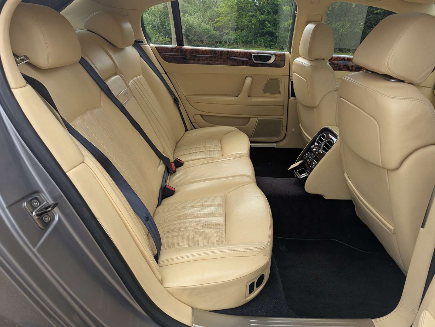 <p>2006 BENTLEY CONTINENTAL FLYING SPUR AUTO</p>