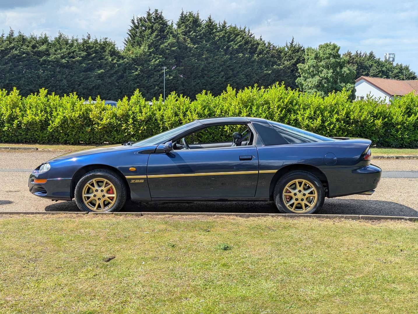 <p>2001 CHEVROLET CAMARO Z28 V8 LHD AUTO</p>