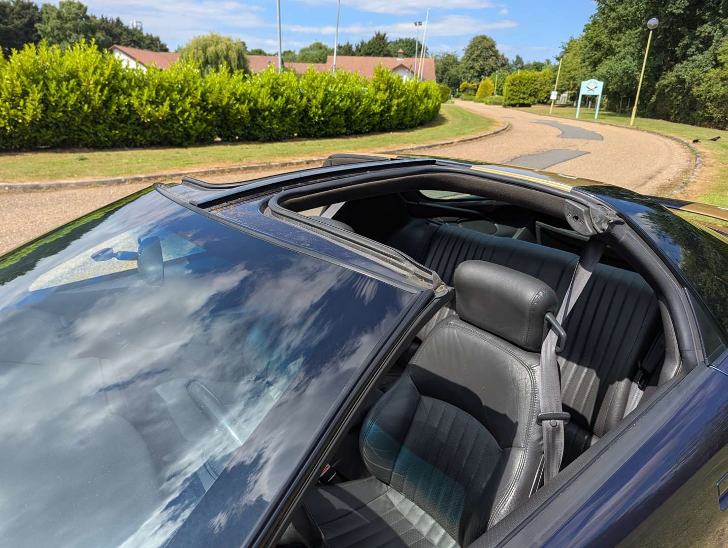 <p>2001 CHEVROLET CAMARO Z28 V8 LHD AUTO</p>