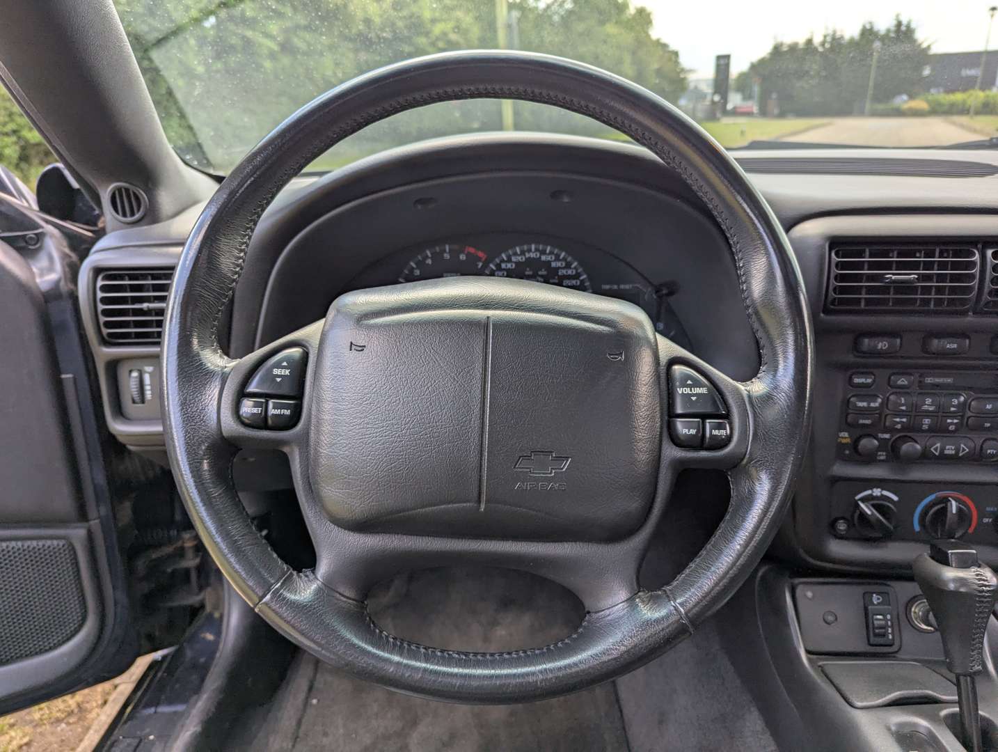 <p>2001 CHEVROLET CAMARO Z28 V8 LHD AUTO</p>