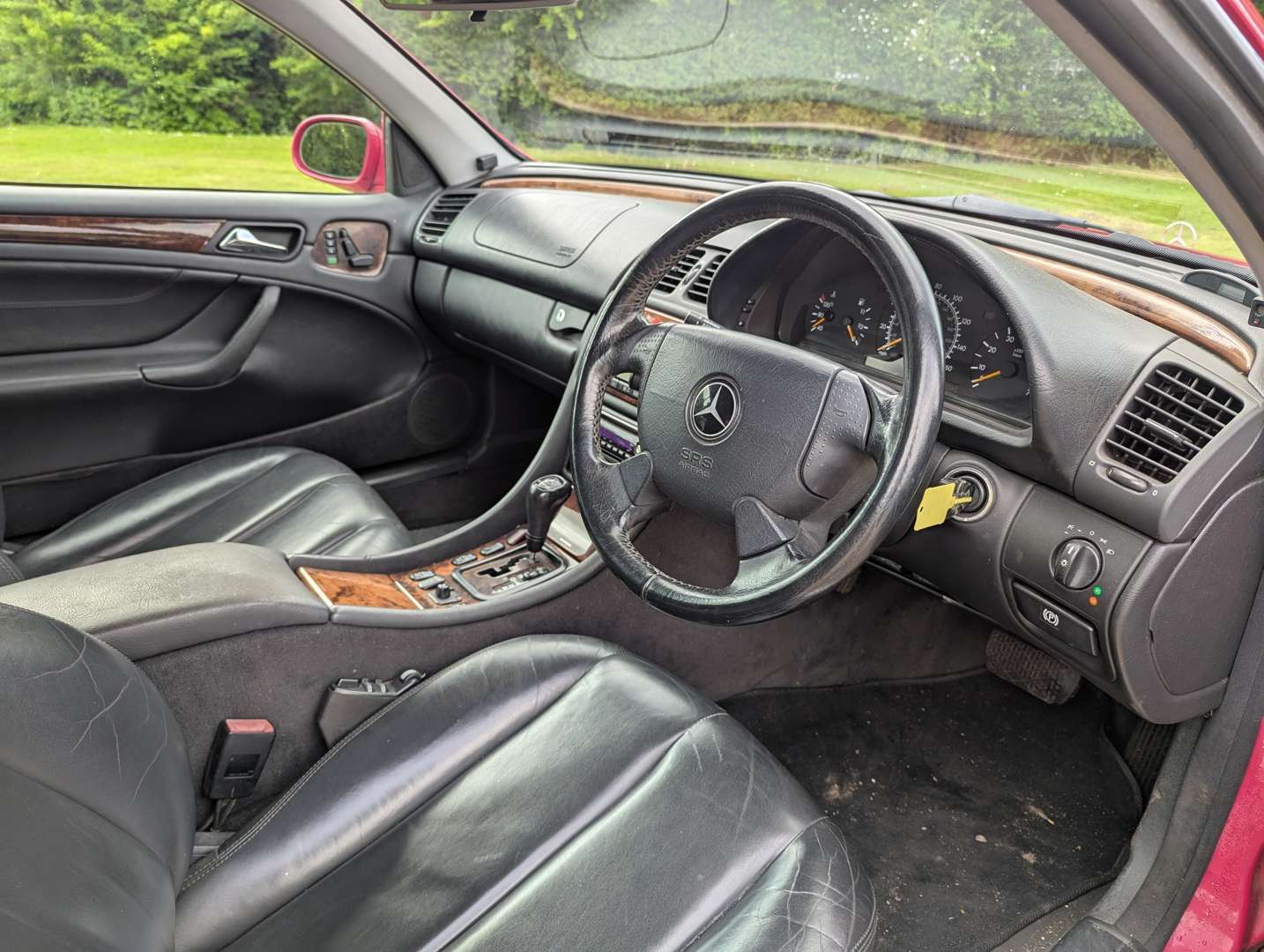 <p>1999 MERCEDES CLK 320 ELEGANCE AUTO</p>