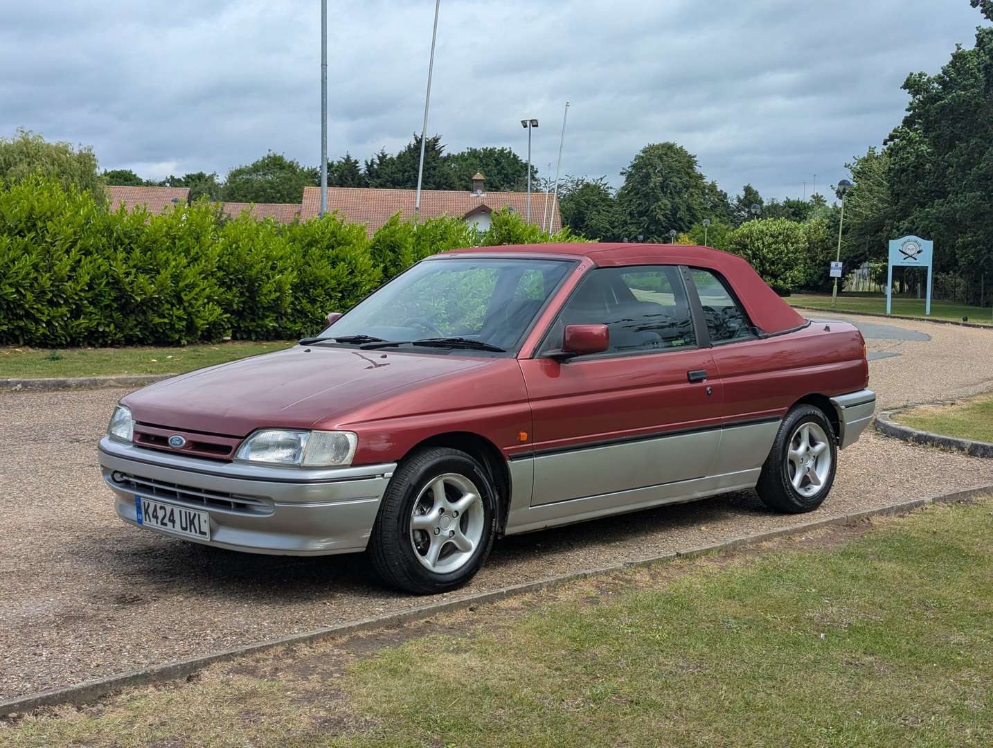 <p>1993 FORD ESCORT DASH CONVERTIBLE</p>