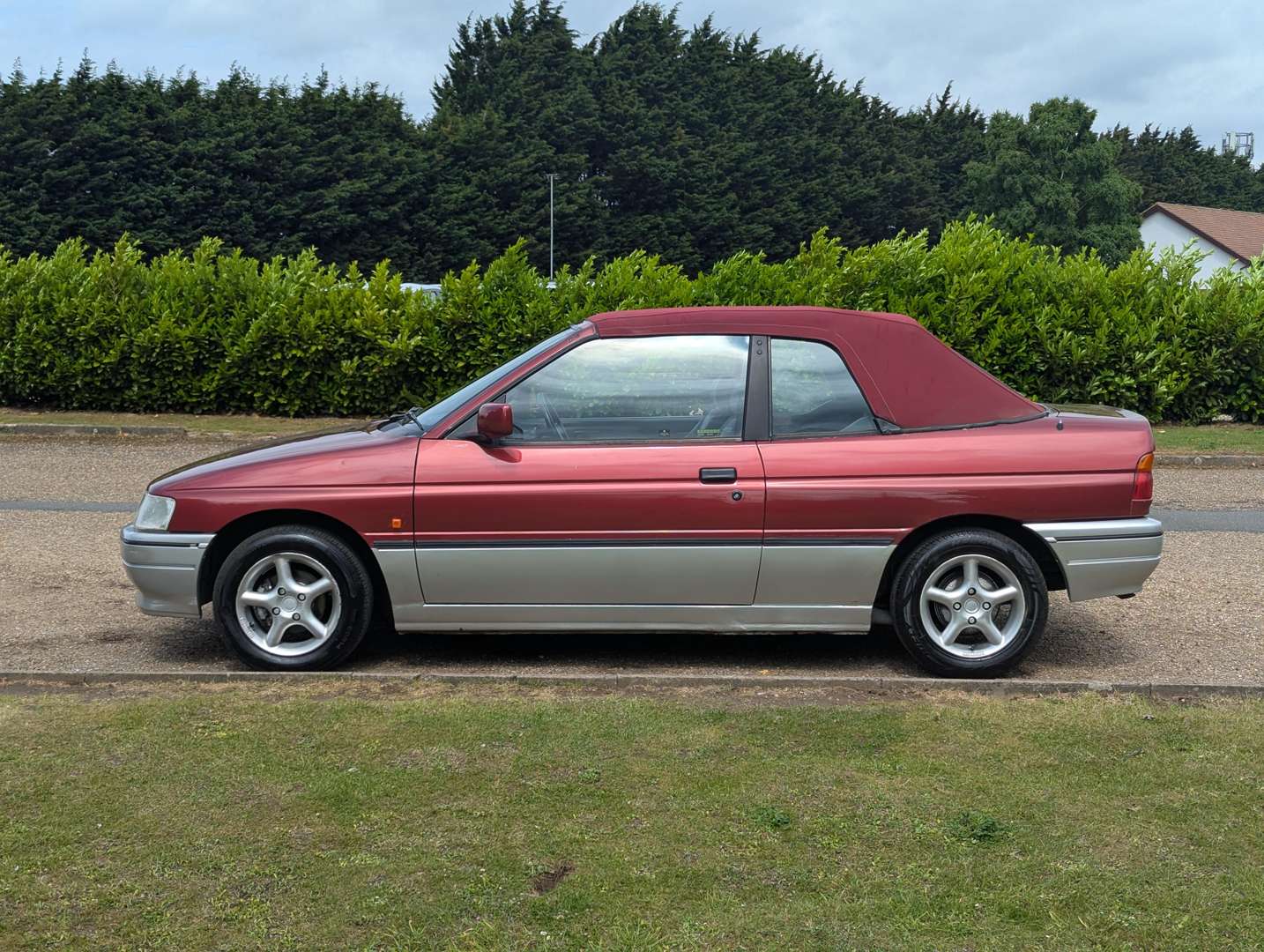 <p>1993 FORD ESCORT DASH CONVERTIBLE</p>