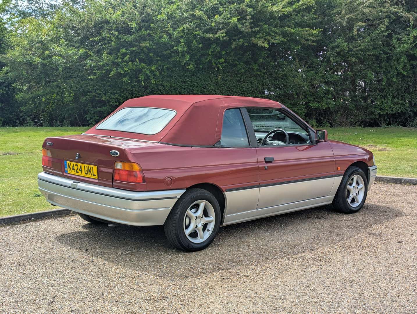 <p>1993 FORD ESCORT DASH CONVERTIBLE</p>
