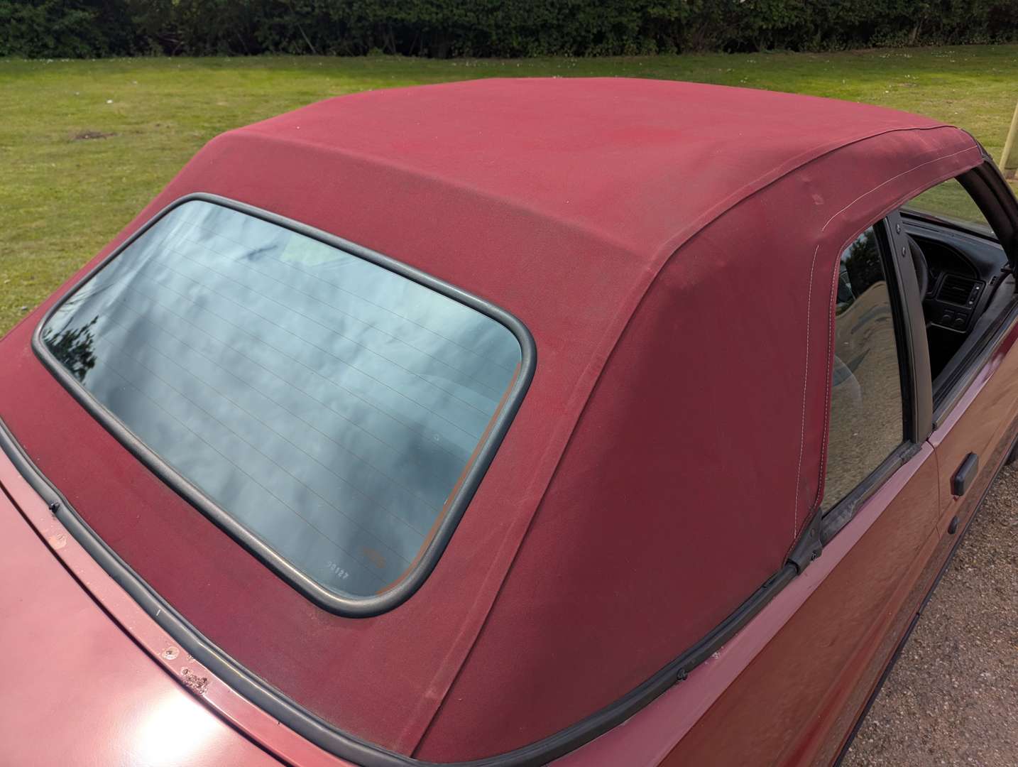 <p>1993 FORD ESCORT DASH CONVERTIBLE</p>