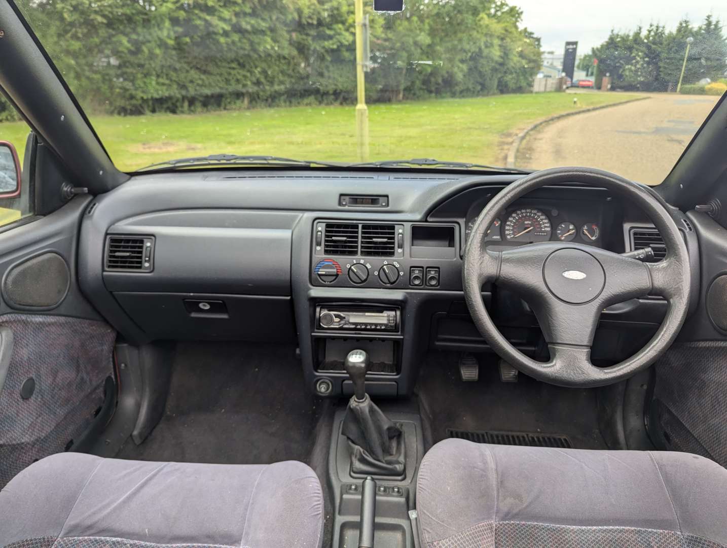 <p>1993 FORD ESCORT DASH CONVERTIBLE</p>