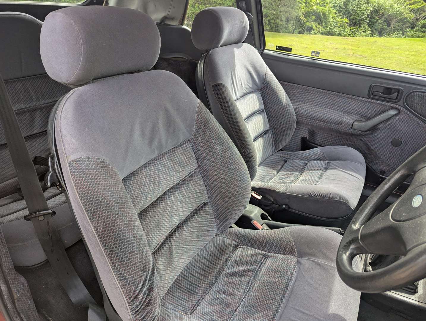 <p>1993 FORD ESCORT DASH CONVERTIBLE</p>