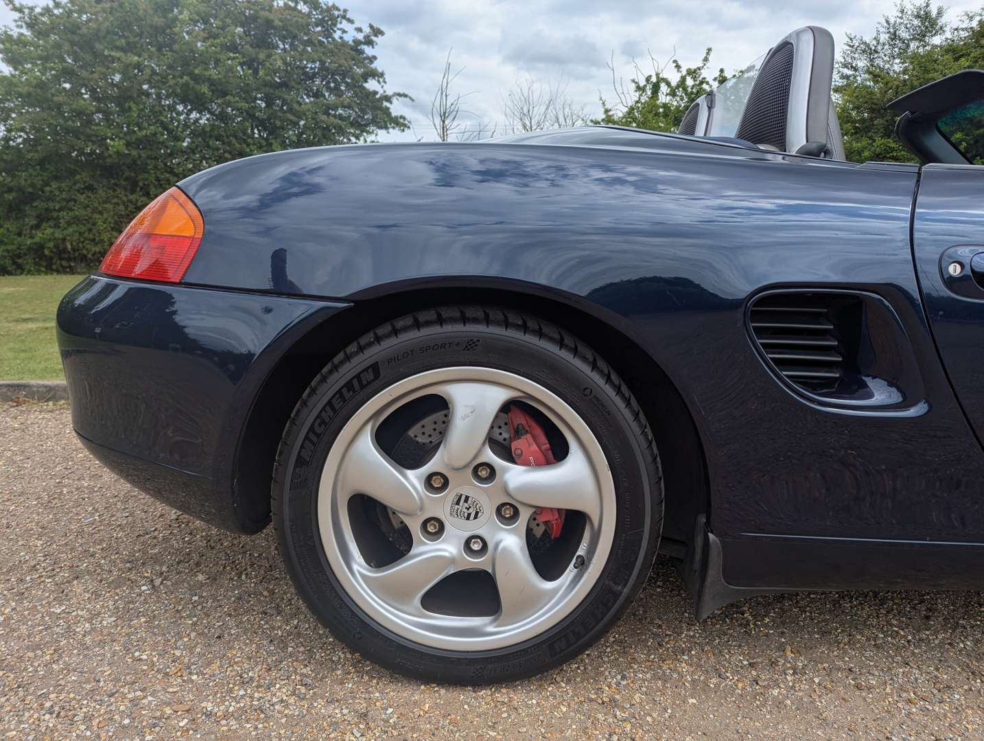 <p>2000 PORSCHE BOXSTER 3.2S</p>