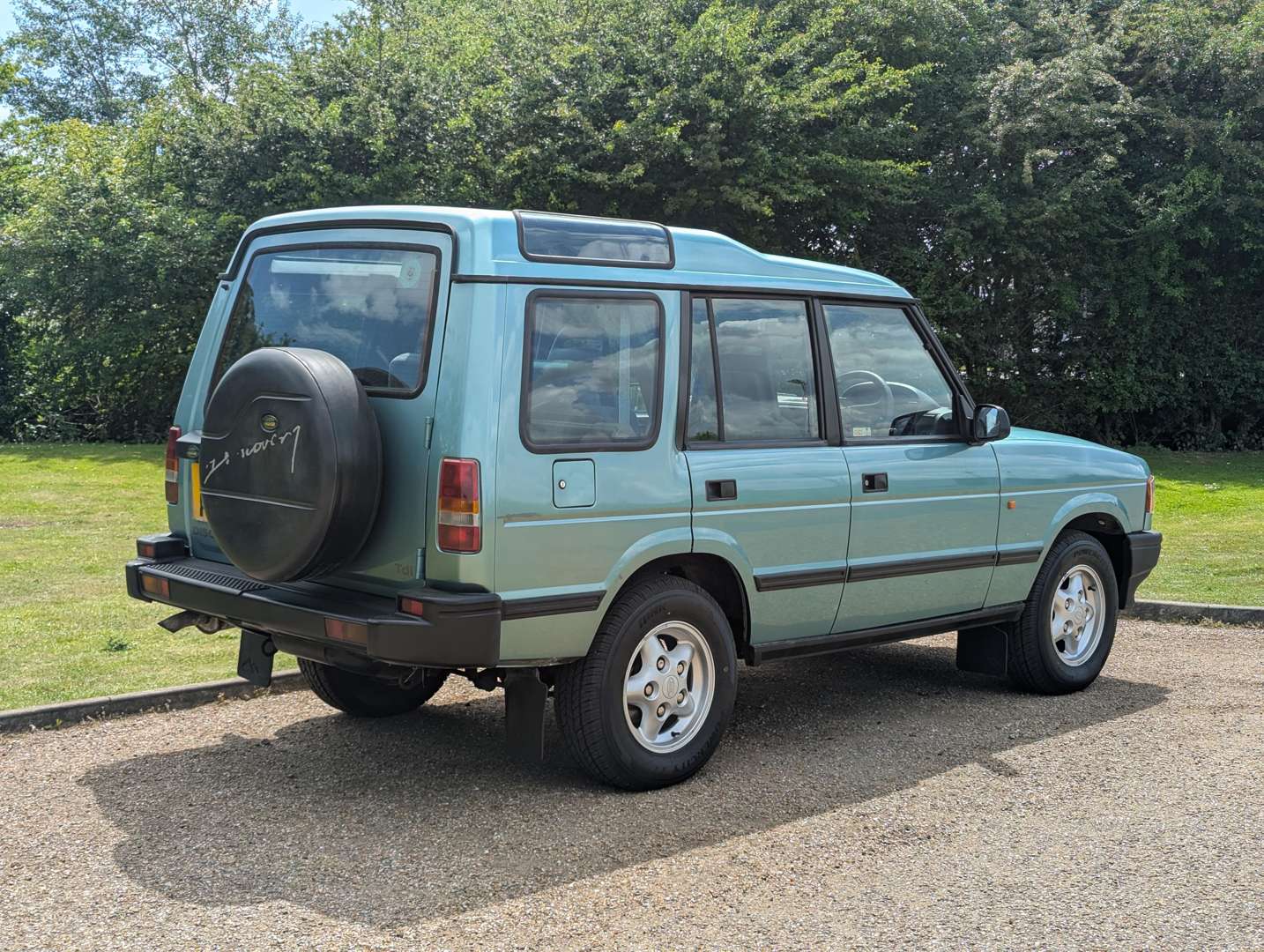 <p>1997 LAND ROVER DISCOVERY 2.5TDI AUTO ONE REGISTERED OWNER</p>