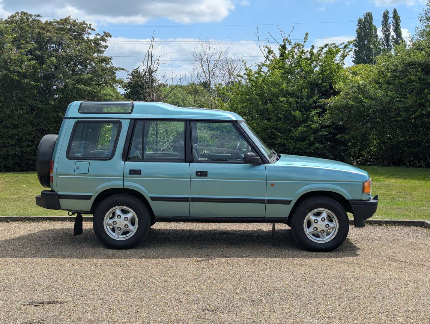 <p>1997 LAND ROVER DISCOVERY 2.5TDI AUTO ONE REGISTERED OWNER</p>