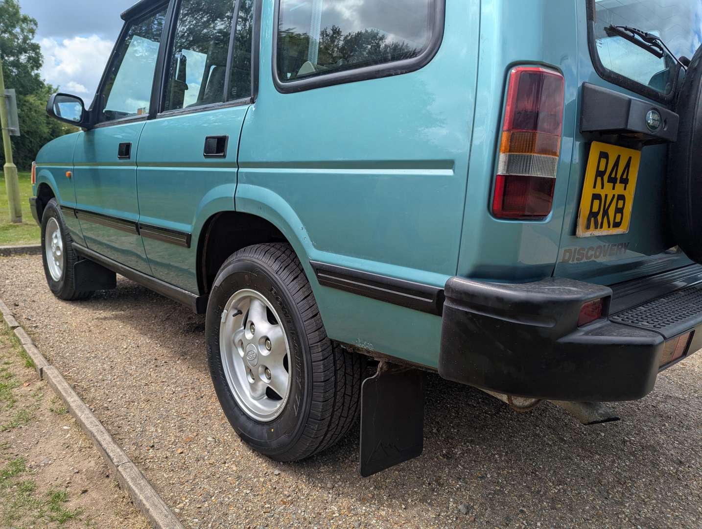 <p>1997 LAND ROVER DISCOVERY 2.5TDI AUTO ONE REGISTERED OWNER</p>