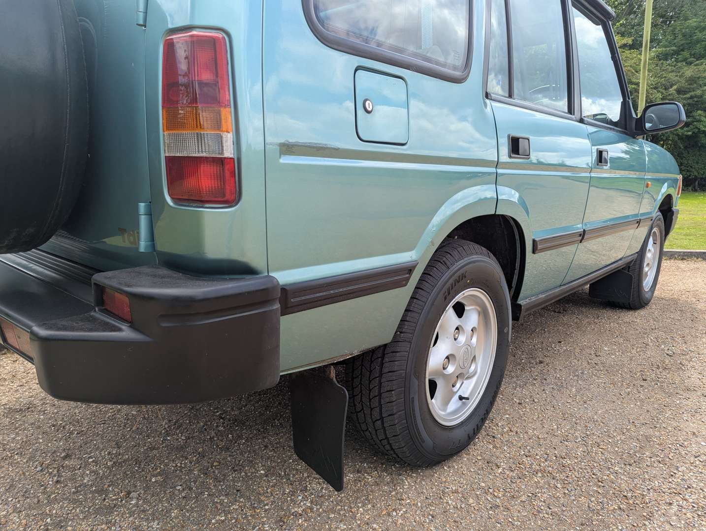 <p>1997 LAND ROVER DISCOVERY 2.5TDI AUTO ONE REGISTERED OWNER</p>