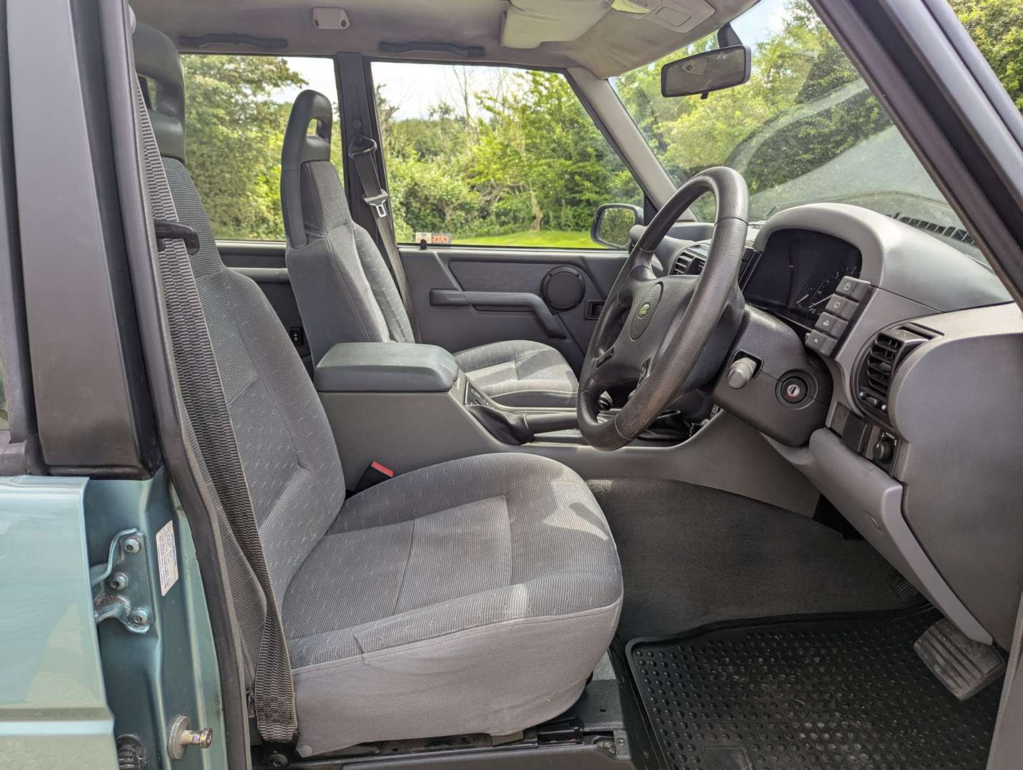 <p>1997 LAND ROVER DISCOVERY 2.5TDI AUTO ONE REGISTERED OWNER</p>