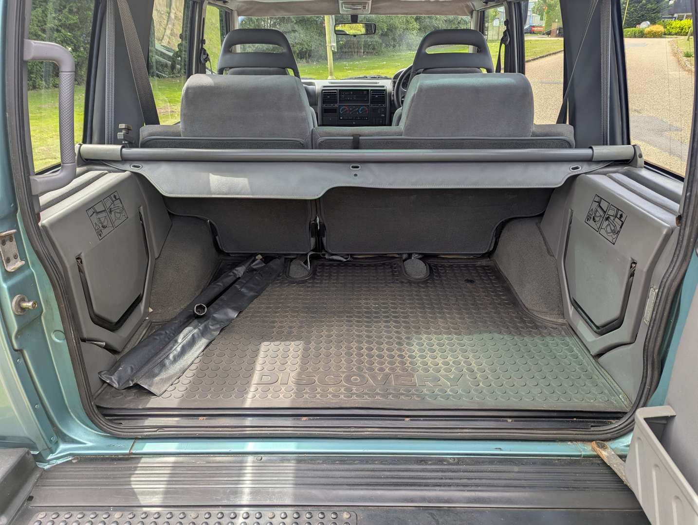 <p>1997 LAND ROVER DISCOVERY 2.5TDI AUTO ONE REGISTERED OWNER</p>