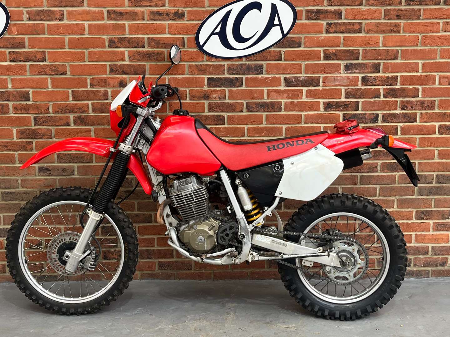 <p>2003 HONDA XR400R</p>