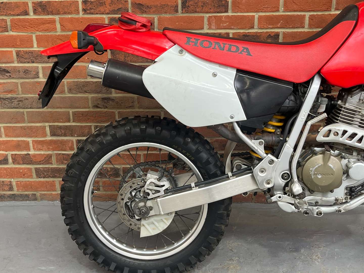 <p>2003 HONDA XR400R</p>