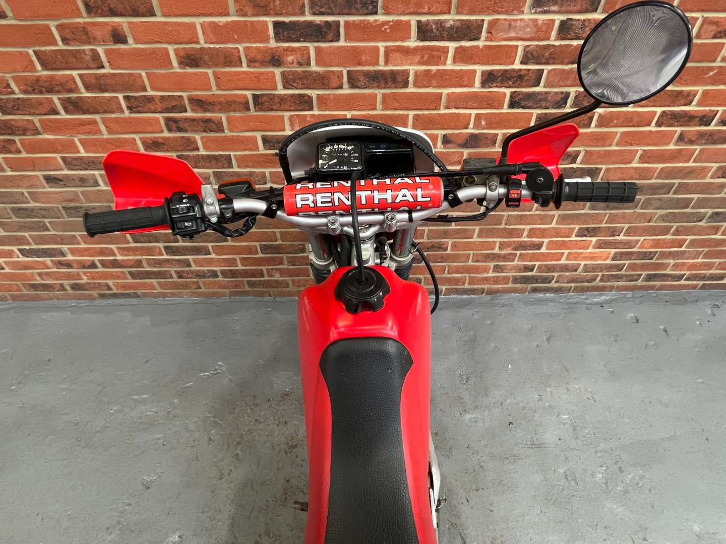 <p>2003 HONDA XR400R</p>
