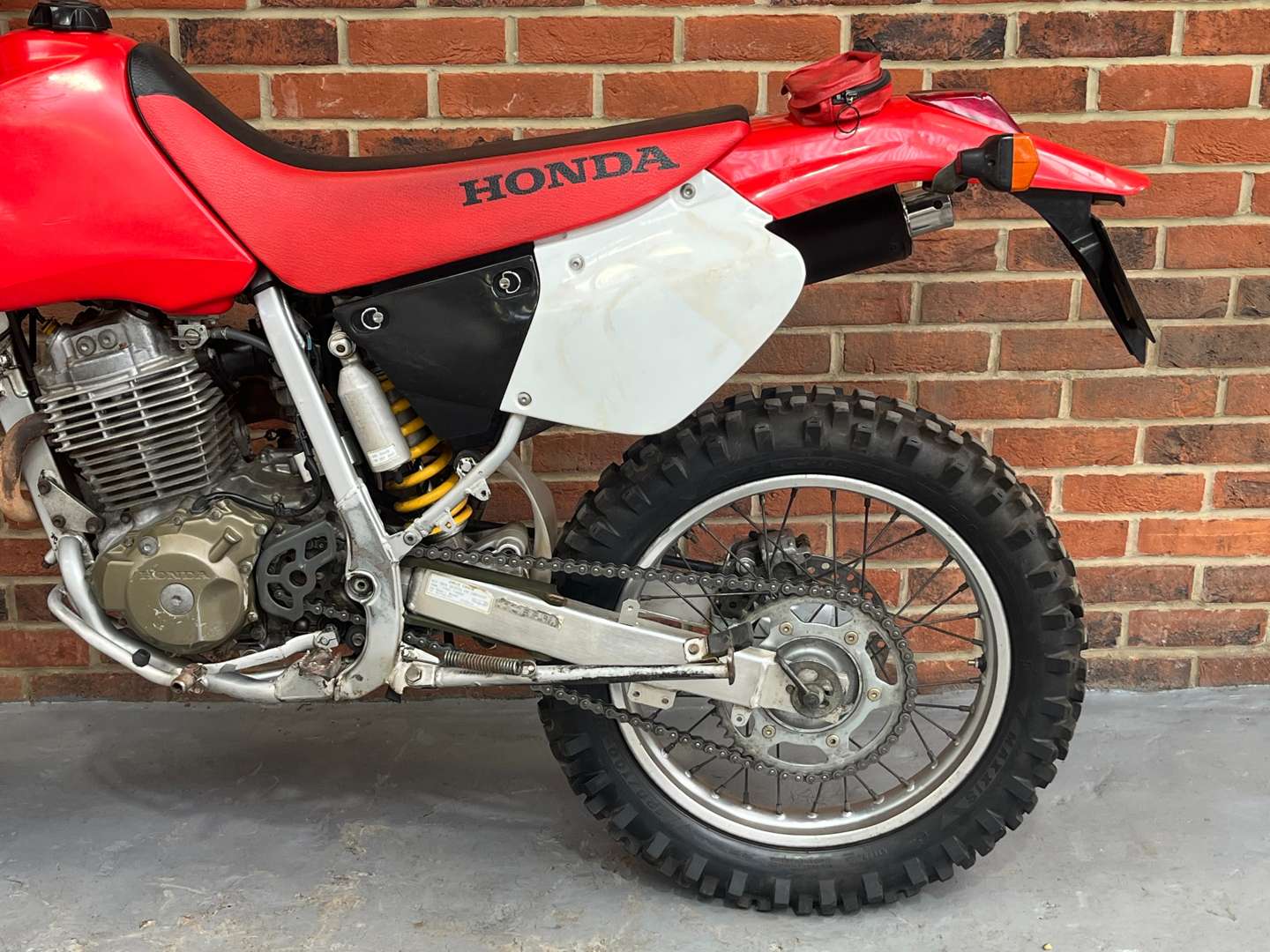 <p>2003 HONDA XR400R</p>