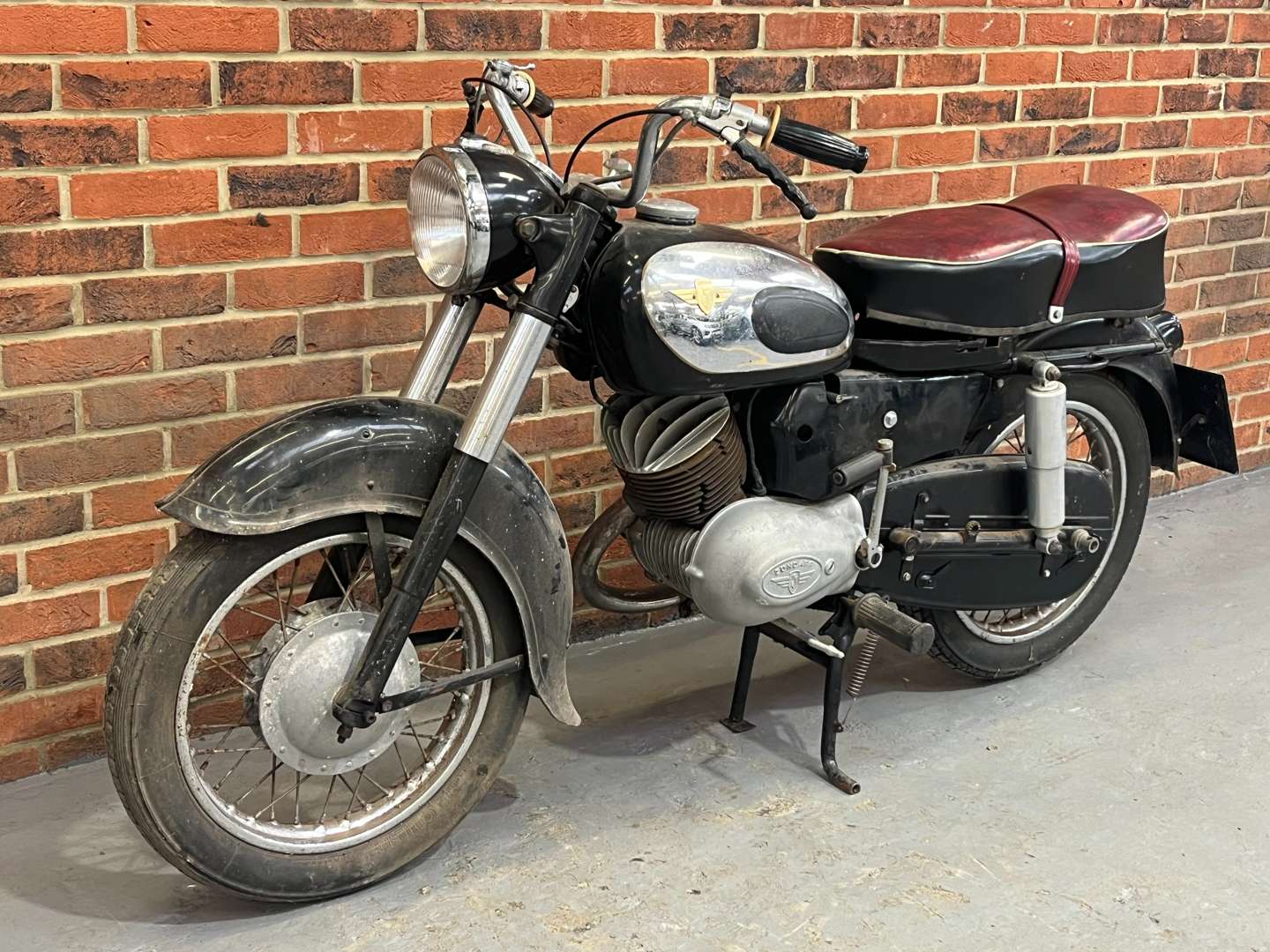 <p>1957 ZUNDAPP 200S</p>