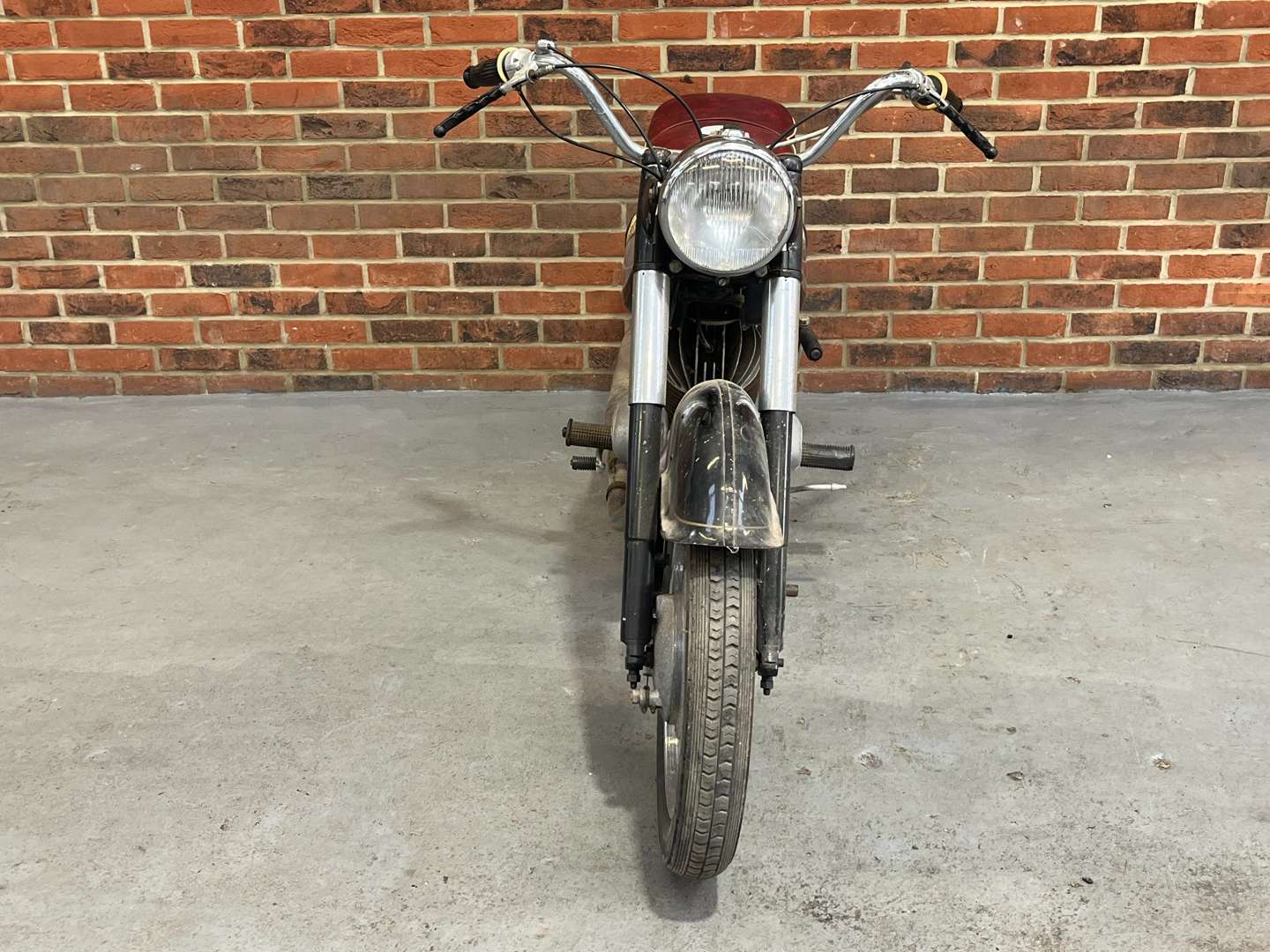 <p>1957 ZUNDAPP 200S</p>