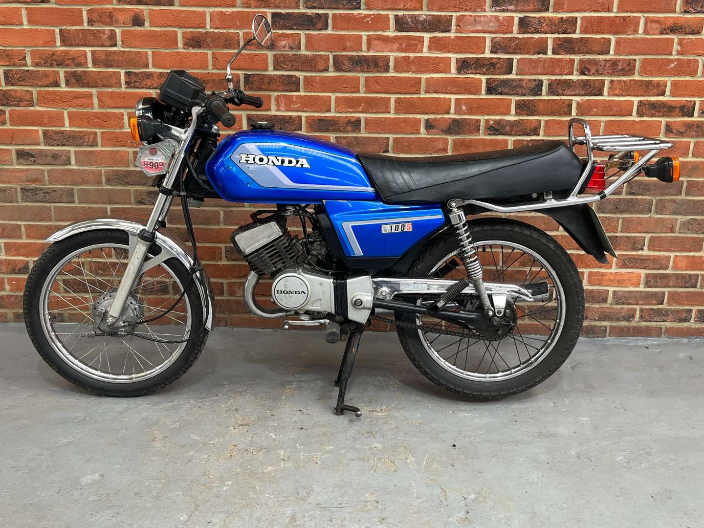<p>1985 HONDA H100S</p>