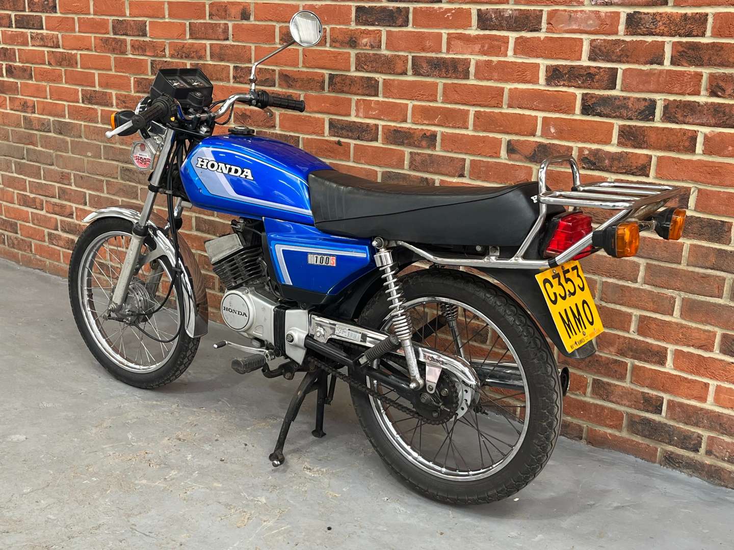 <p>1985 HONDA H100S</p>