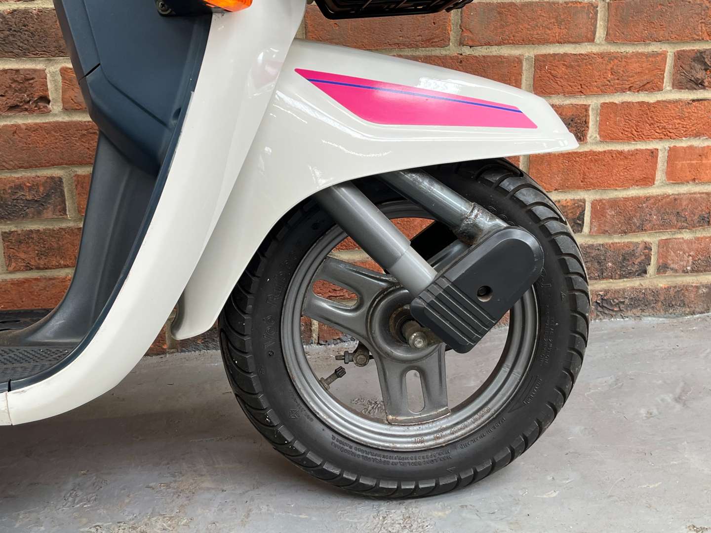<p>1988 HONDA VISION NE50</p>