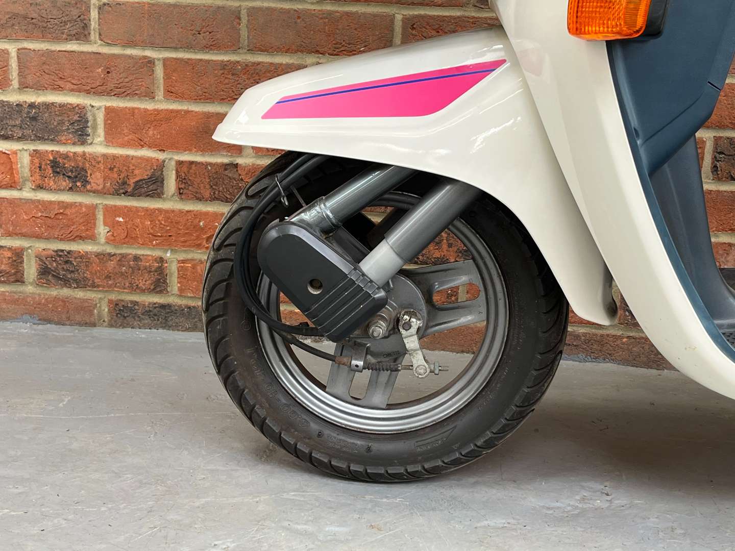 <p>1988 HONDA VISION NE50</p>
