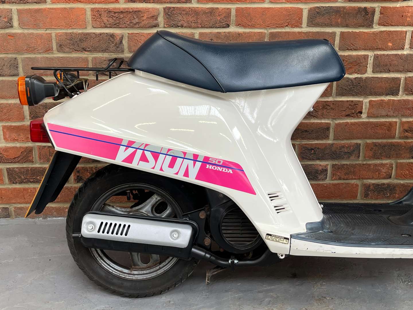 <p>1988 HONDA VISION NE50</p>