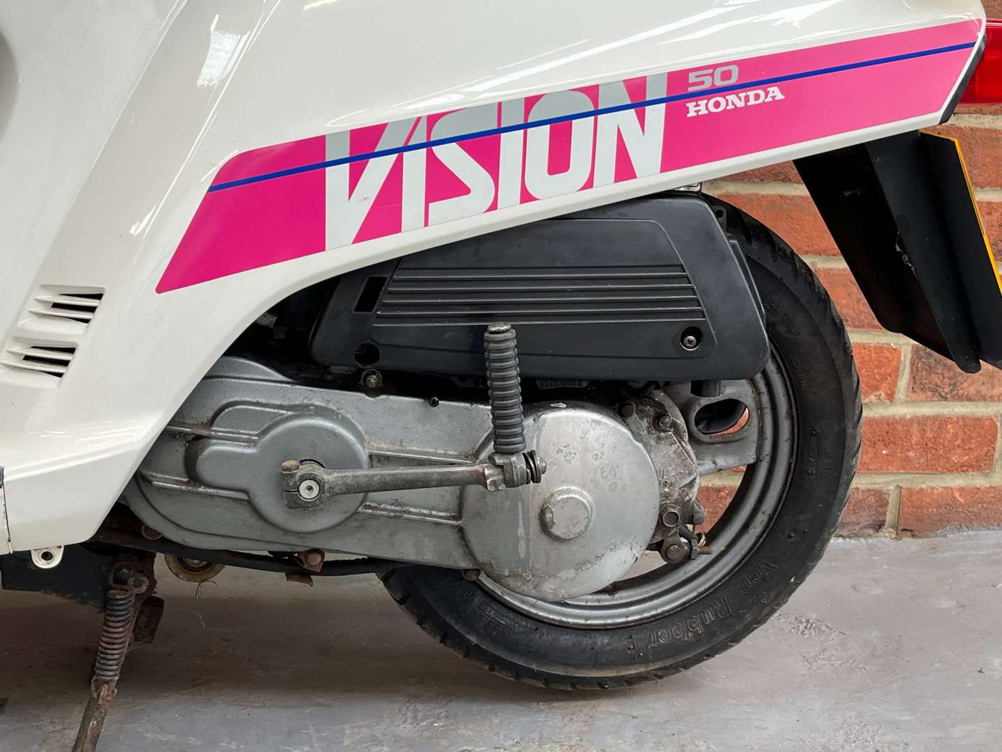 <p>1988 HONDA VISION NE50</p>