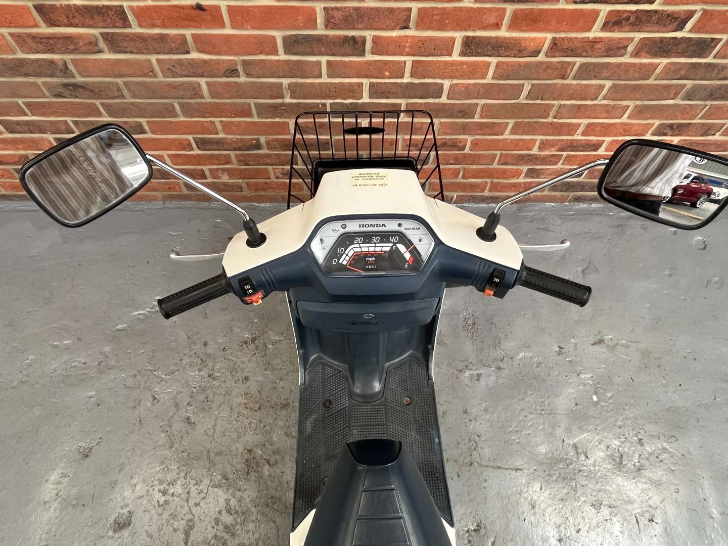 <p>1988 HONDA VISION NE50</p>
