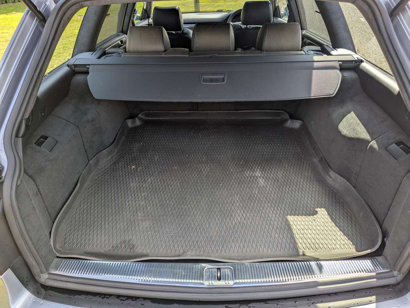 <p>2004 AUDI RS6 QUATTRO ESTATE AUTO</p>