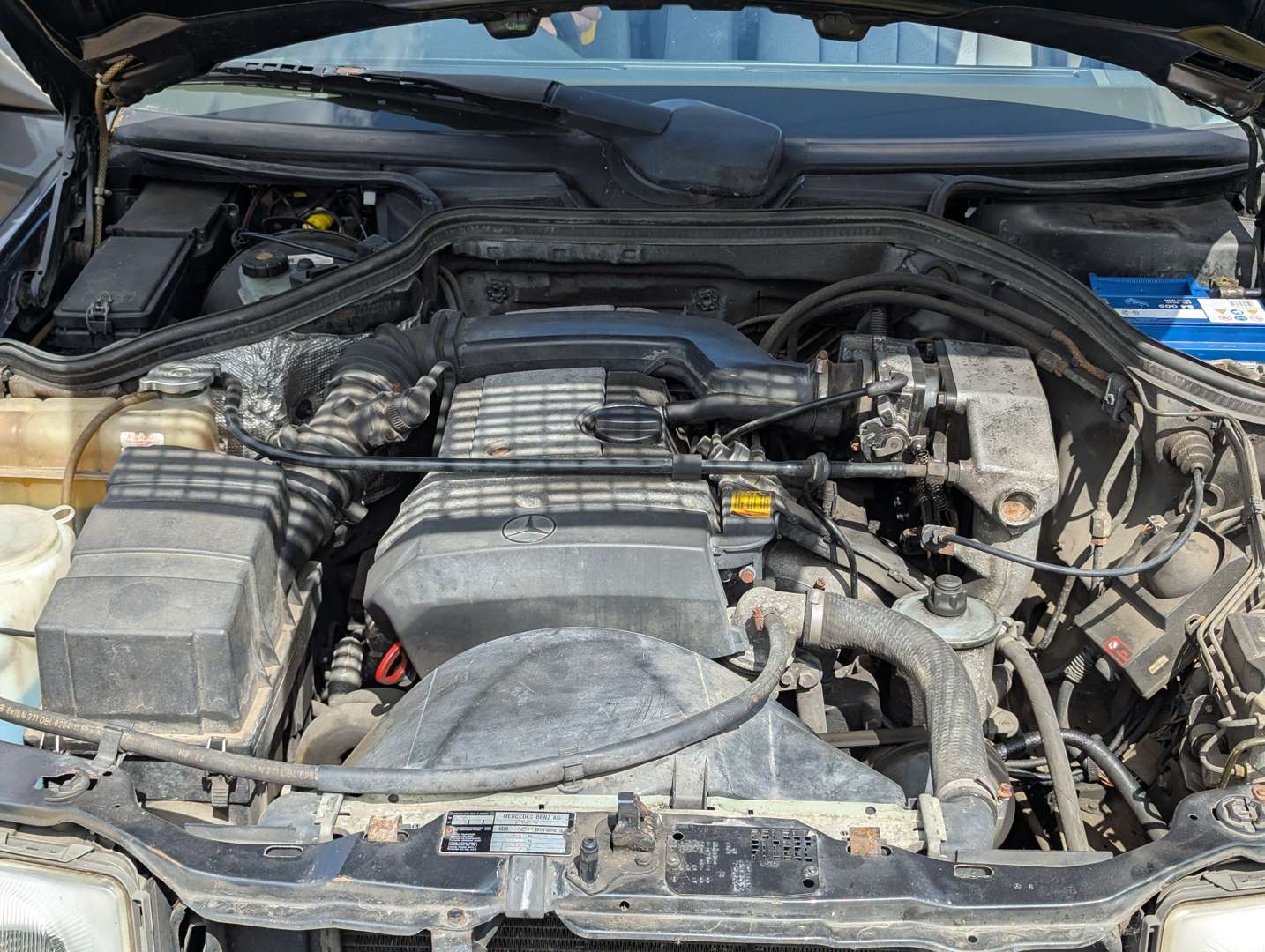 <p>1993 MERCEDES W124 E220 ESTATE AUTO</p>