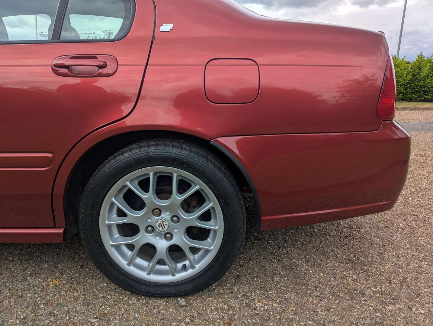 <p>2004 MG ZS</p>