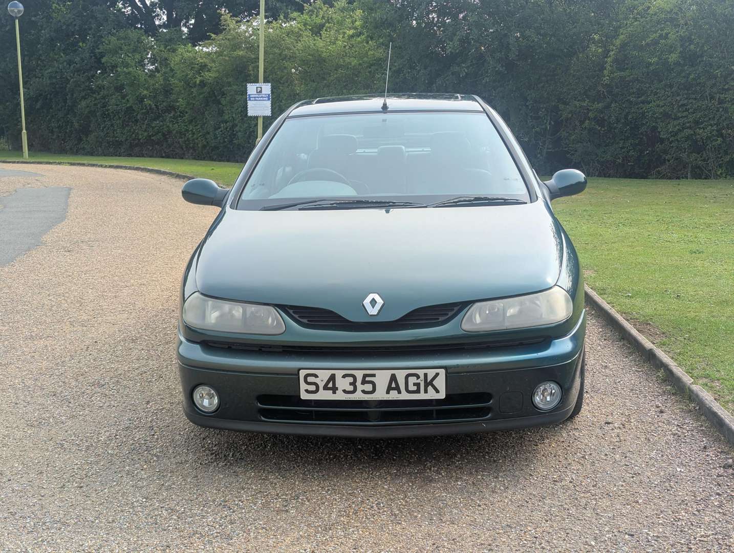 <p>1998 RENAULT LAGUNA EXECUTIVE V6 AUTO</p>