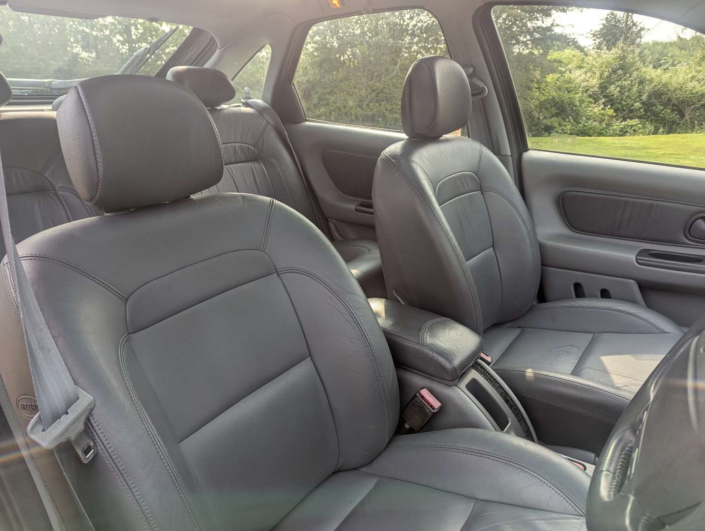 <p>1998 RENAULT LAGUNA EXECUTIVE V6 AUTO</p>